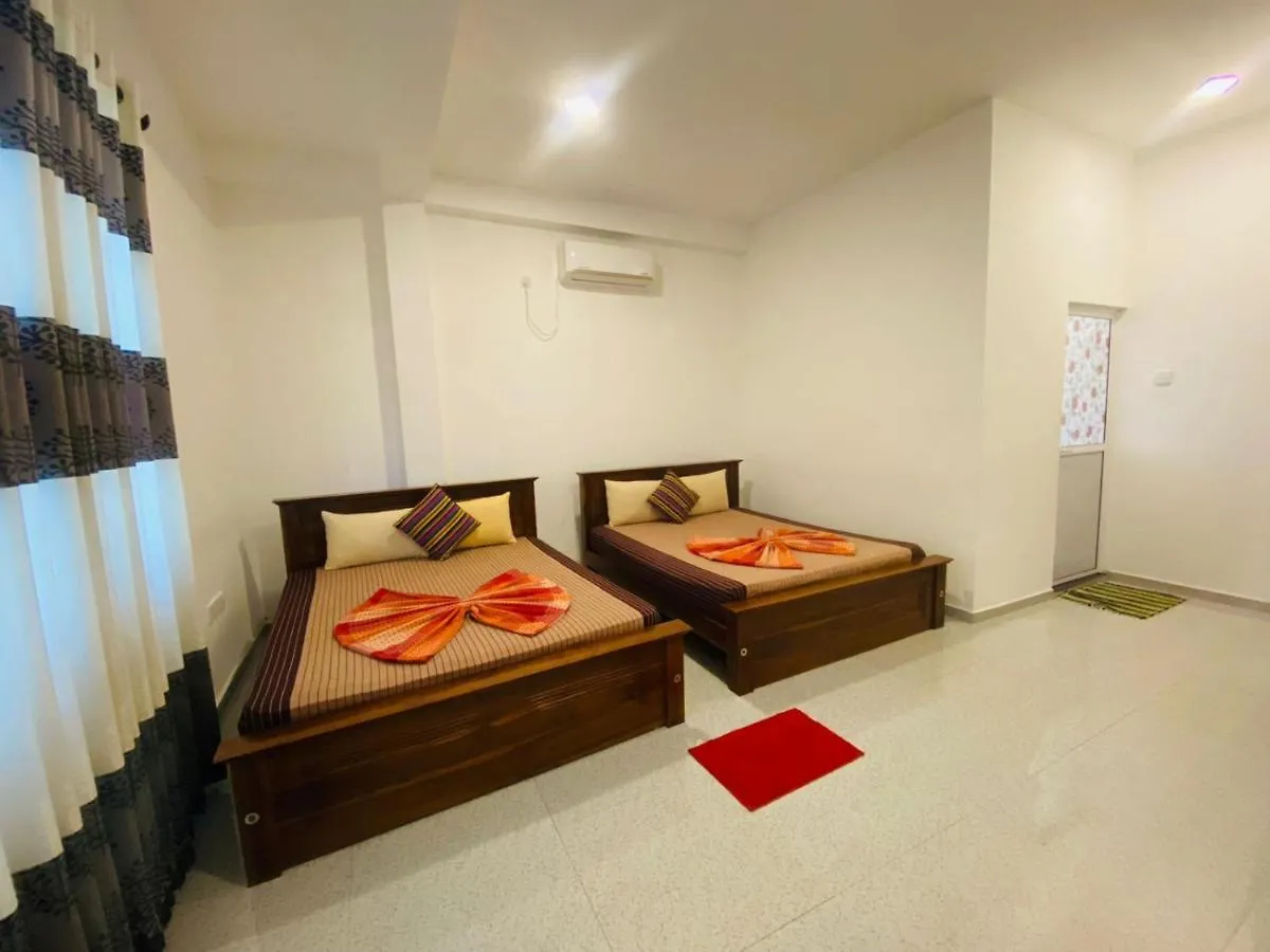 Optimum Residencies Bed and Breakfast Negombo