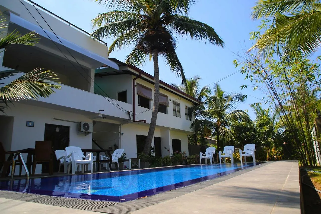 Optimum Residencies Bed and Breakfast Negombo